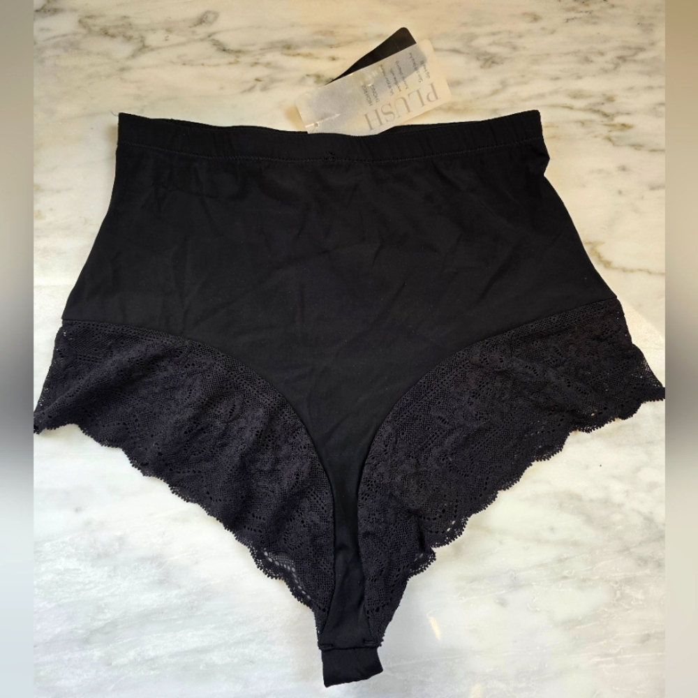 Women's Black Lace High-Waisted Thong 40 41